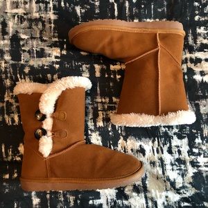 Double Button Winter Boots